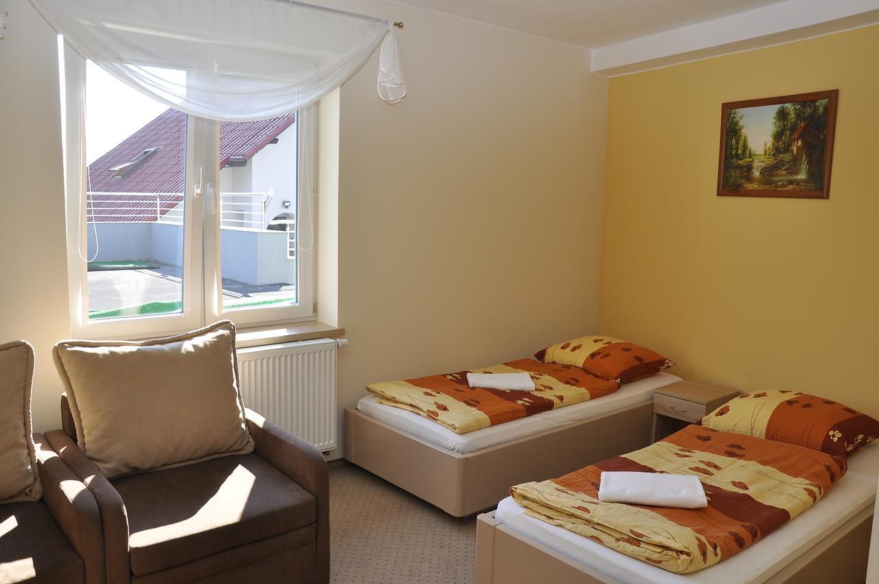 Osrodek Rekreacyjno - Wypoczynkowy Beskidek Hotell Gilowice  Rum bild